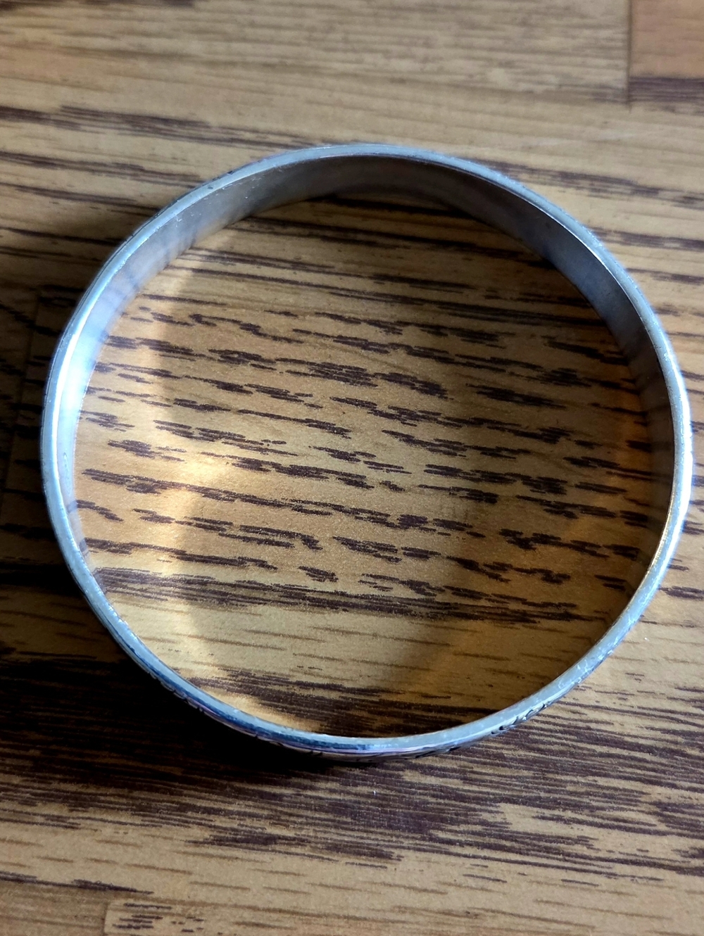 BRIGHTON "Dream Token" Vintage Silver Etched Bangle Bracelet CLASSIC CHIC! - Picture 5 of 8